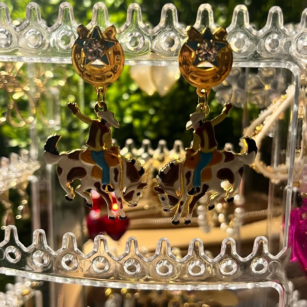 Lunch at the Ritz cowboy earrings 🤠🐴